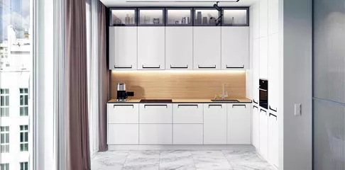 Белая кухня с деревянной столешницей