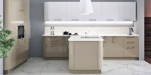 Дизайн кухни с темным низом и светлым верхом: комбинируем цвета и выбираем стиль