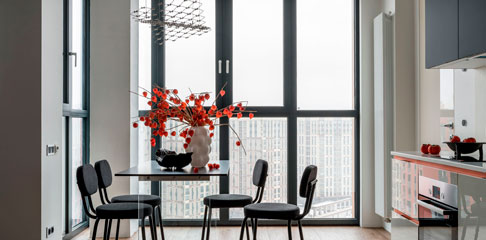 Кандинский, осенний лес и снесенная перегородка: современная квартира для взрослых детей