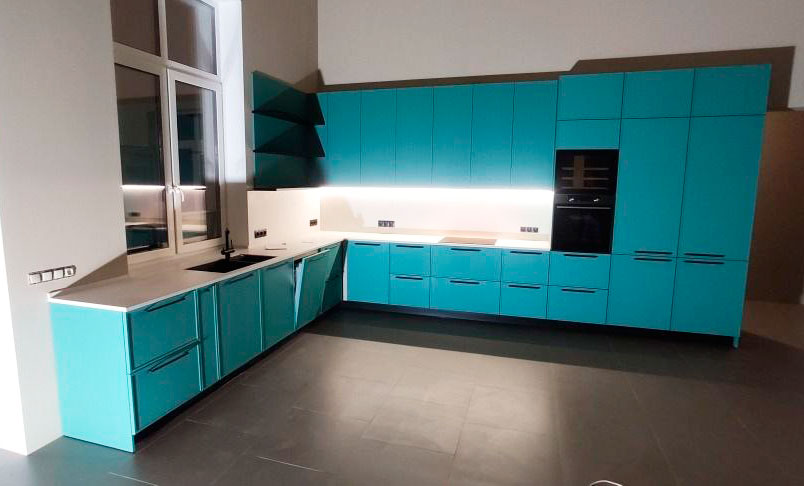 Кухня в загородном доме - фото №23