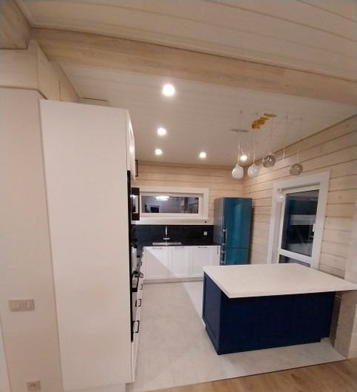 Кухня в загородном доме - фото №4