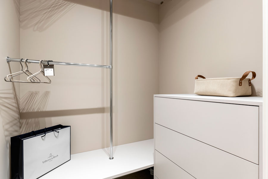 Сливочно-шоколадная квартира, в которой хочется остаться каждому - фото №29