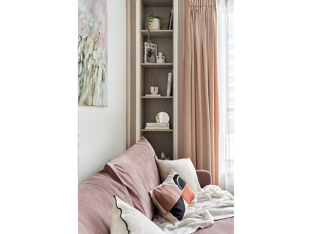 Зона комфорта: ода белому и бежевому цвету в московской евродвушке - фото №12