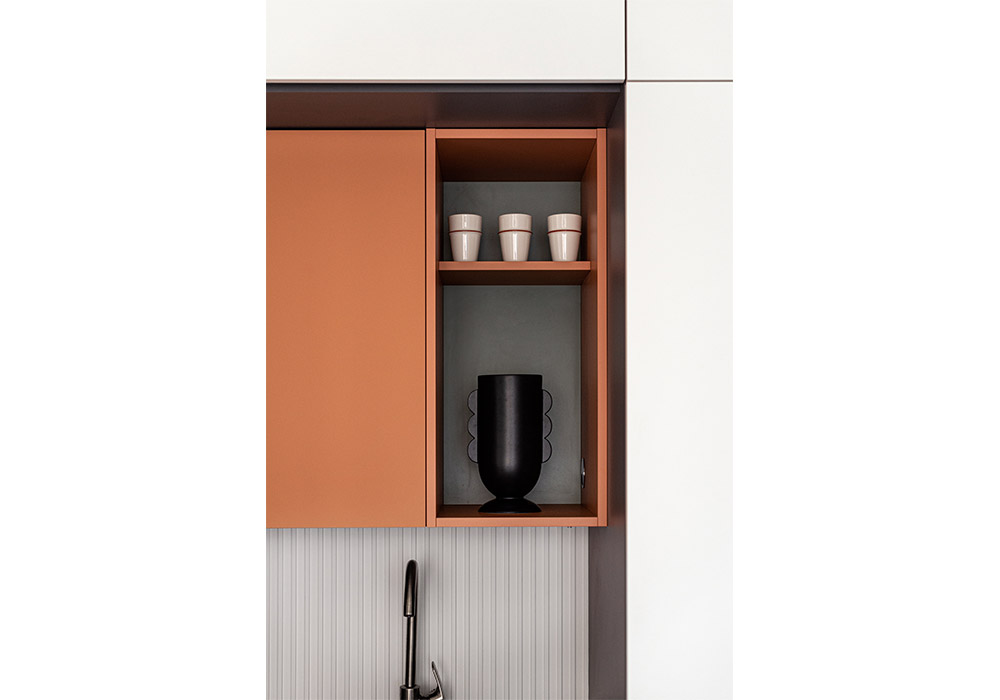 Северная сдержанность и южный темперамент в однокомнатной квартире - фото №6