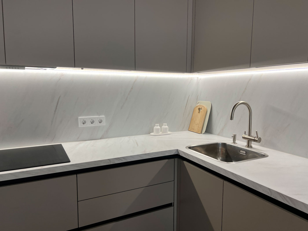 Угловая кухня в московской новостройке - фото №6