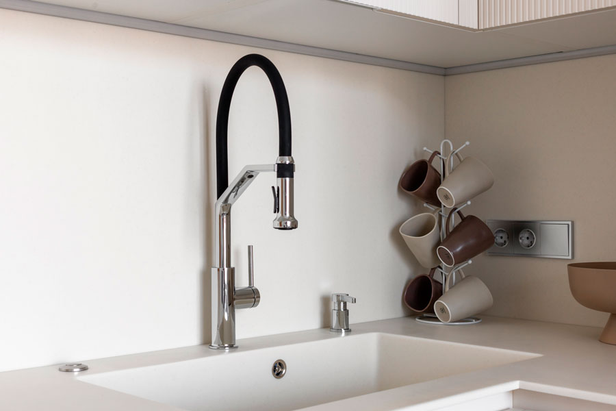 Сливочно-шоколадная квартира, в которой хочется остаться каждому - фото №18