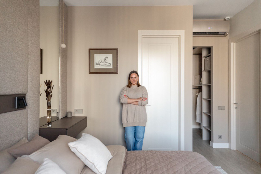 Сливочно-шоколадная квартира, в которой хочется остаться каждому - фото №1