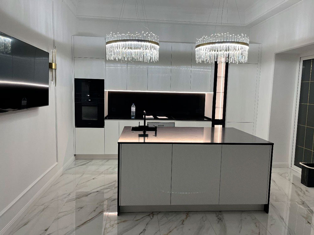 Кухня в загородном доме - фото №11