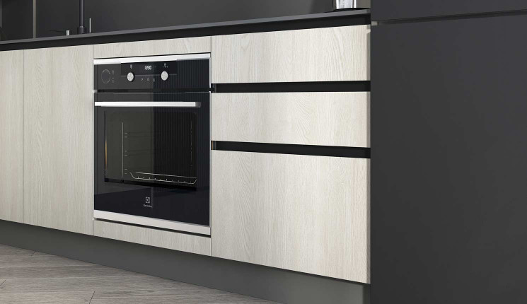 Фасады в шпоне файн-лайн