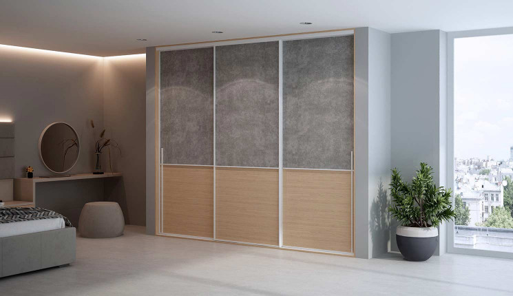 Трёхдверный встроенный шкаф-купе